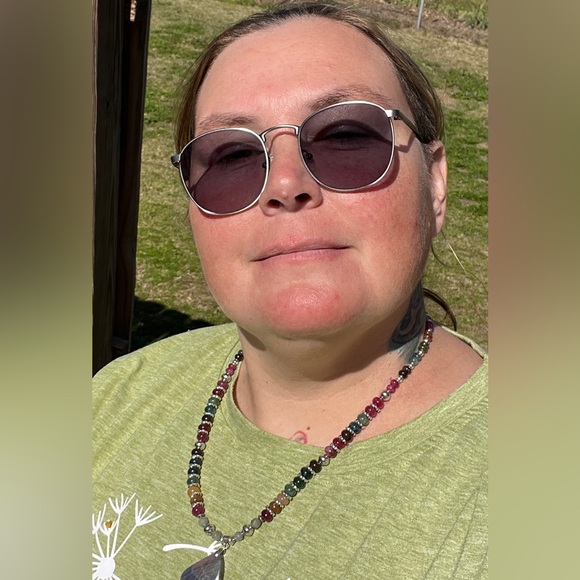 Welcome to Second Chance Alley! I know you will enjoy my fun and funky closet. - Picture 9 of 16